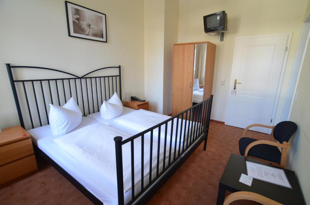 דרזדן Gaestehaus Villa Seraphinum חדר תמונה